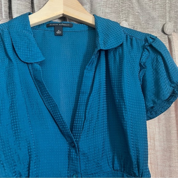 Banana Republic Teal Silk Polka Dot Tie Back Button-Up Blouse Size Medium - Picture 4 of 14